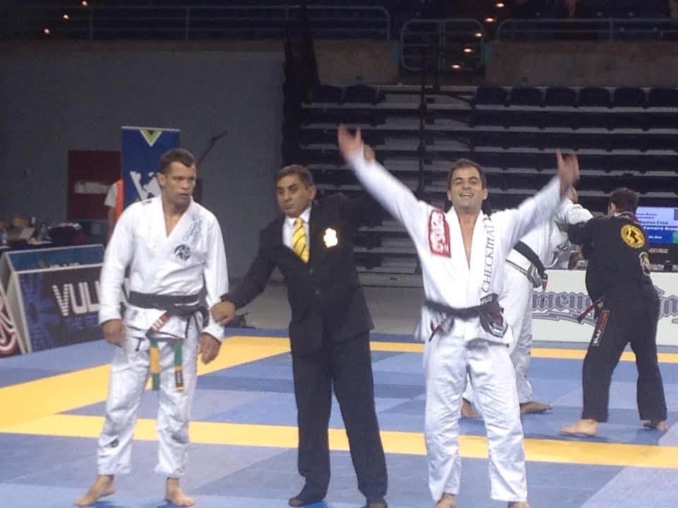 Professor Sergio Silva winning the World Championships in Los Angeles