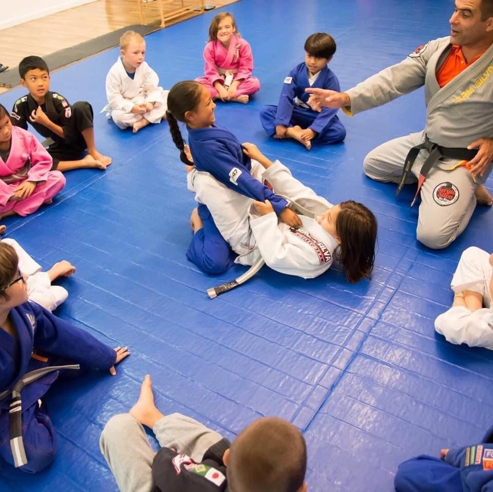 Adults training at Alameda Fitness & Spa